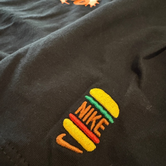 The Nike Tee Sole Food Burger T Shirt Short Sleeve Black DN5177-010 Mens XXL 2XL - Picture 3 of 4